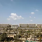 Akra & Отель 5*