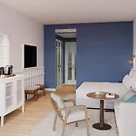 Akra & Hotel 5*