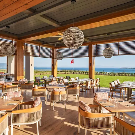 Hotel Akra & 5*