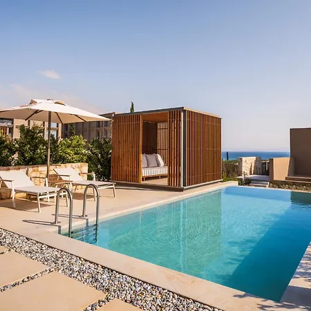 Hotel Akra &