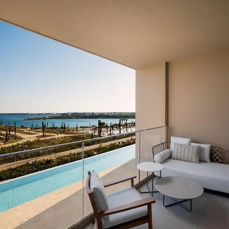 Hotel Akra & 5*