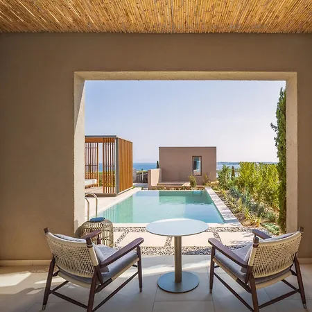 Hotel Akra &
